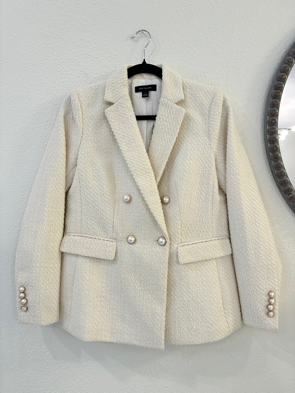 Ann Taylor Cream Bouclé Tweed Double-Breasted Blazer